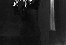 Hitler: Těžce na cvičišti, lehce na tribuně