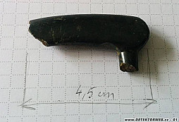 Co by to mohlo být? Materiál asi bronz