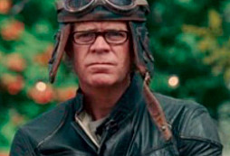 Filmaří shání helmu k zapůjčení