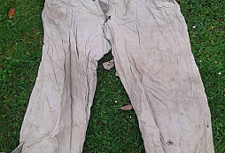 Kalhoty a mosazné UFO