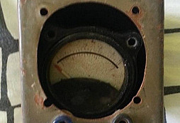 Starý německý budík - teploměr