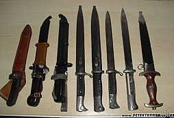 Slíbené helmy a chladné zbraně