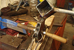 Půda u dědy a pokus o koníka