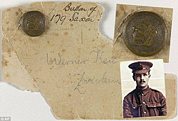 Knoflík z vánočního příměří WW I. v roce 1914