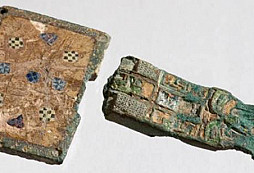 Kousky vikingské kořisti z Irska nalezeny v Norsku