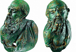 Detektorář vykopal "opilého staříka" Silénose