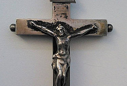 Kříž z půdy