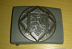 Určení přezky a odznaků