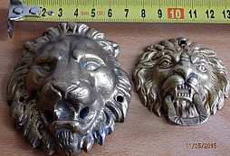 Četník, hasič nebo nábytkové kování?