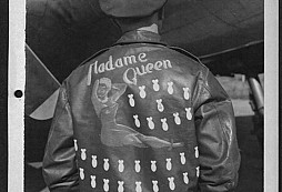 Legenda A-2: umění na leteckých bundách