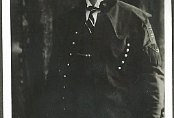 Určení uniforem na fotografii