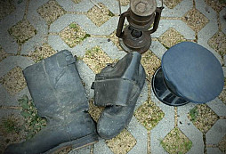 Určení bot, čepice a petrolejky