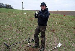 Český denár nalezen v tisíc let starém stříbrném pokladu v Dánsku