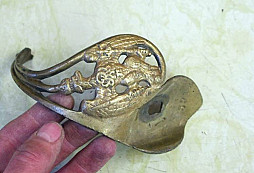 Určení dílů z chladných zbraní