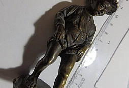 Pomoc s určením výrobce