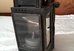 Stará karbidová lampa