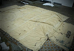 Plachta na nákladák z půdy