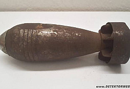 Bombička - těžítko