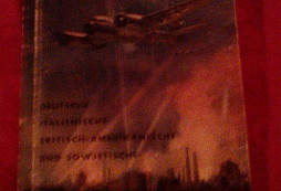 Nález u kontejneru s papírem