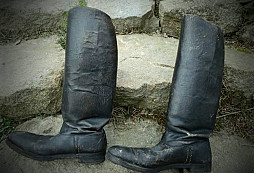 Jezdecké boty se lvíčkem