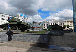 Kamarádovy osobní vojenské odznaky