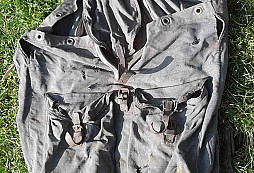 Kola, bedna, kanystr a batoh