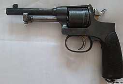 Rast & Gasser M1898 a Smith & Wesson 3