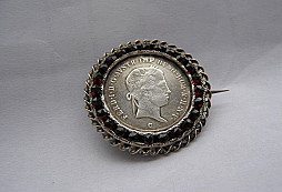 Stará brož a lžíce z Ústí nad Labem