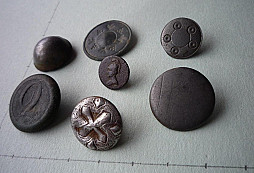Pár knoflíků II
