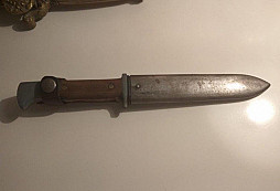 Prosím o pomoc s určením dýky