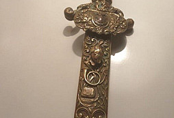 Lovecký tesák II. - foto erb