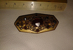 Pozlacená brož s granáty