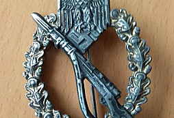 Dotaz na odznak a bodák