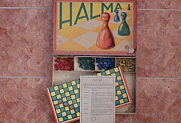 Stolní hry a stavebnice