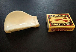 Nějaké bílé něco