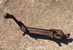 WH otvarak na konzervy