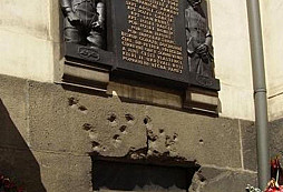 Dne si připomínáme 76. výročí boje parašutistů