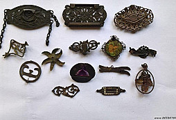 Šmuky, prstýnky a knofle