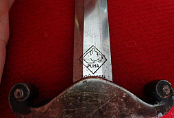 Kordík wehrmachtu - PUMA, Solingen