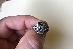 Strieborný prsteň skautík?
