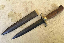 Kto poradí - utočný nož