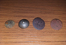 Knoflíkové šílenství a další drobotina