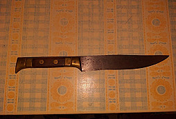 Nůž z chalupy na určení