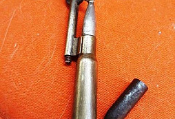 Ukrajinski kozaci, zapalovac K98 a tabatierka