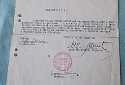 List papíru s dotazem