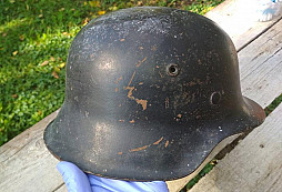 Helma Luftwaffe - odlakovaný hasič