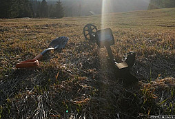 Nález pravděpodobně účelových známek