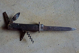 Z bedny s nářadím