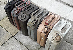 Z kovošrotů a sběrných dvorů