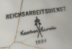 Reichsarbeitsdienst 1939: mísa/umyvadlo?